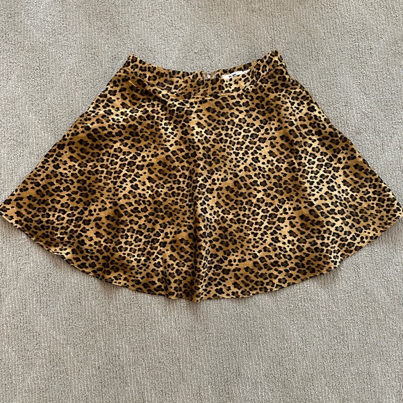 Francesca's Collections Gold Skater Mini Skirt Cocktail - Picture 5 of 5